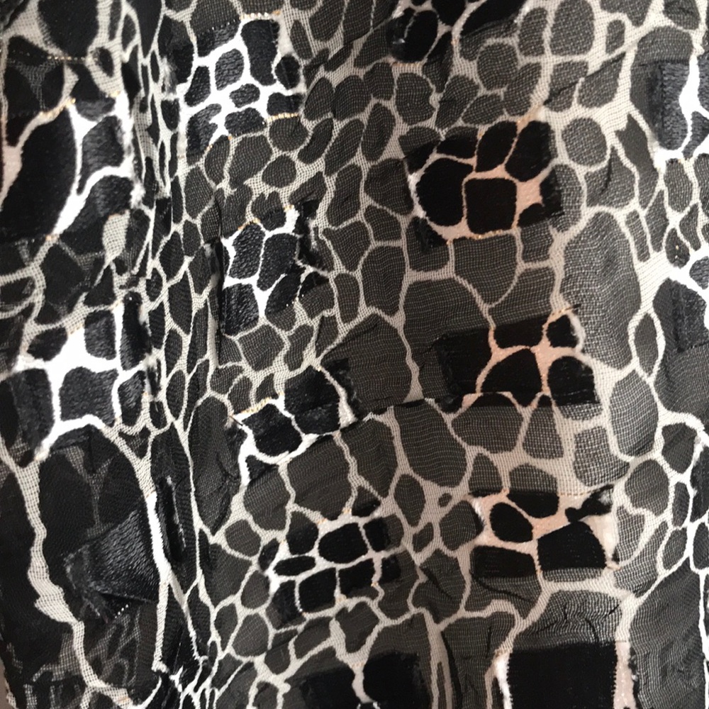 Sheer scarf - Picture 4 of 10